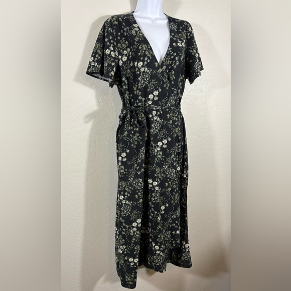 Pact Cafe Crepe Wrap Dress in Mountain View Wanderer Size Medium Minimalist - Picture 3 of 13